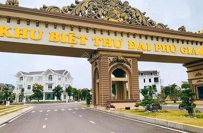 Quý khách tham quan khu biệt thự Đại Phú Gia