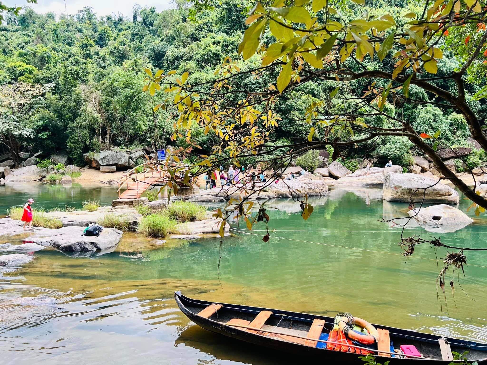 Vẻ đẹp tuyệt mỹ gây mê hoặc tại Hầm Hô