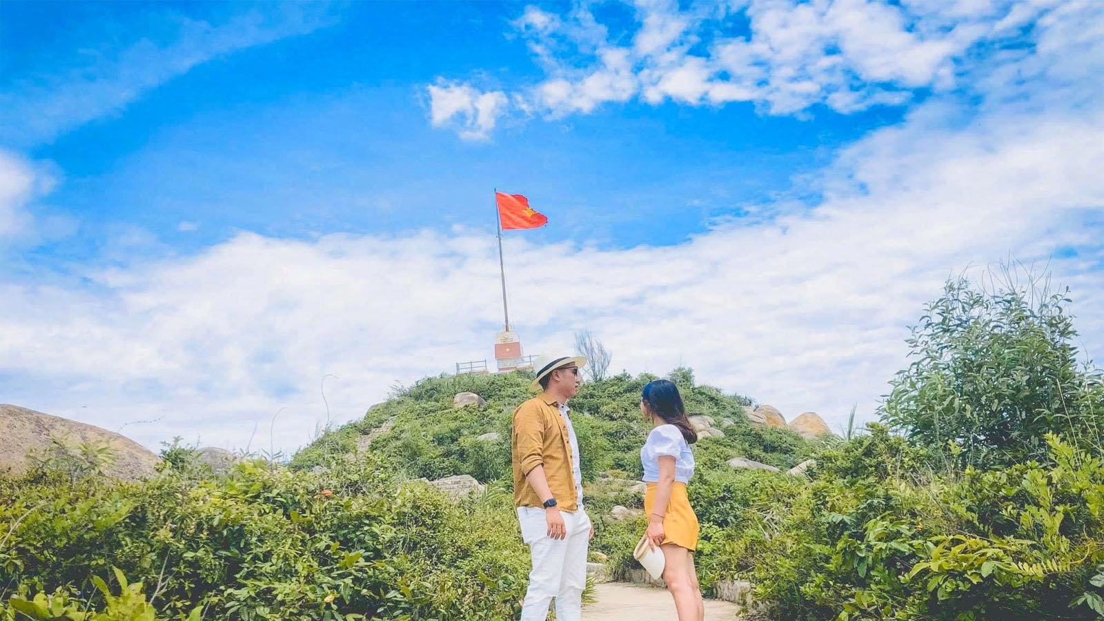 Cột cờ Tổ Quốc