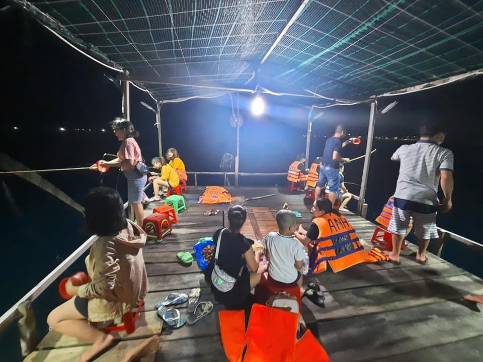 Tour câu mực đêm