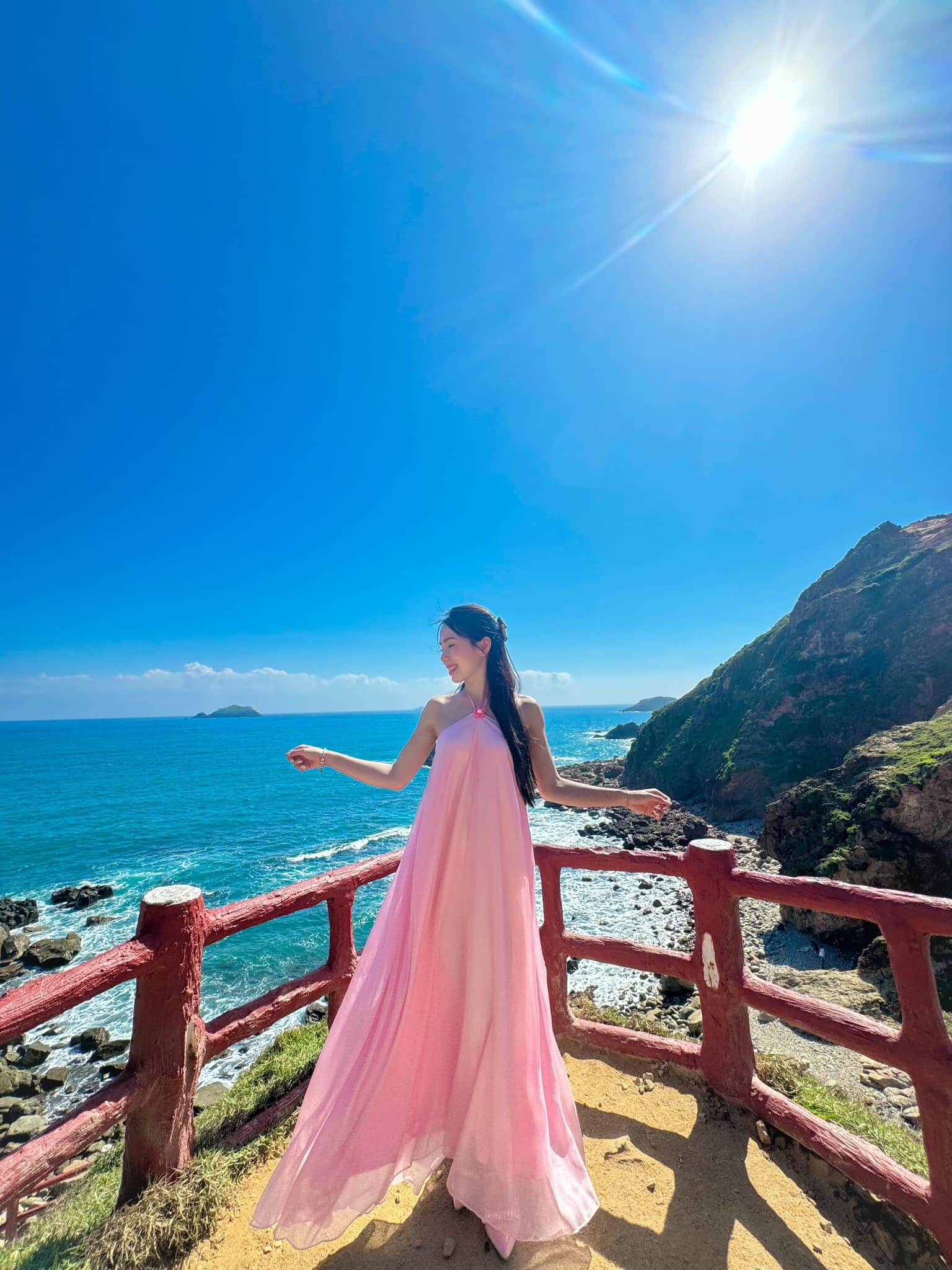 Tận hưởng cảm giác bình yên tại Tour Hòn Khô - Eo Gió 1 ngày