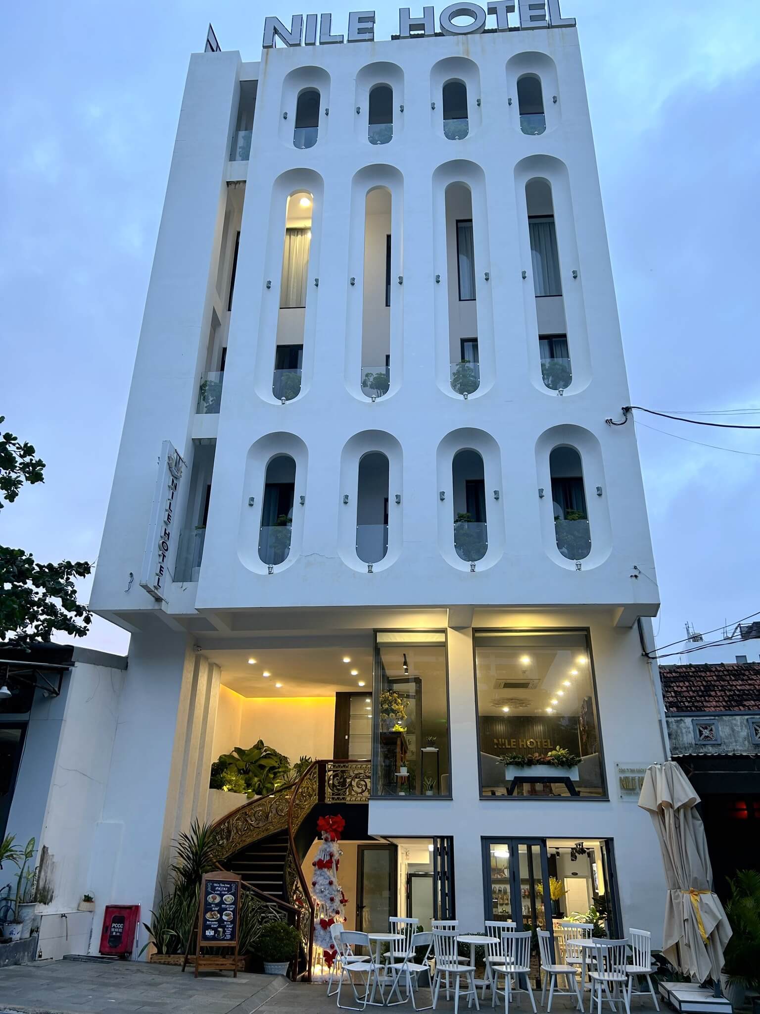 Không gian tại Nile Hotel