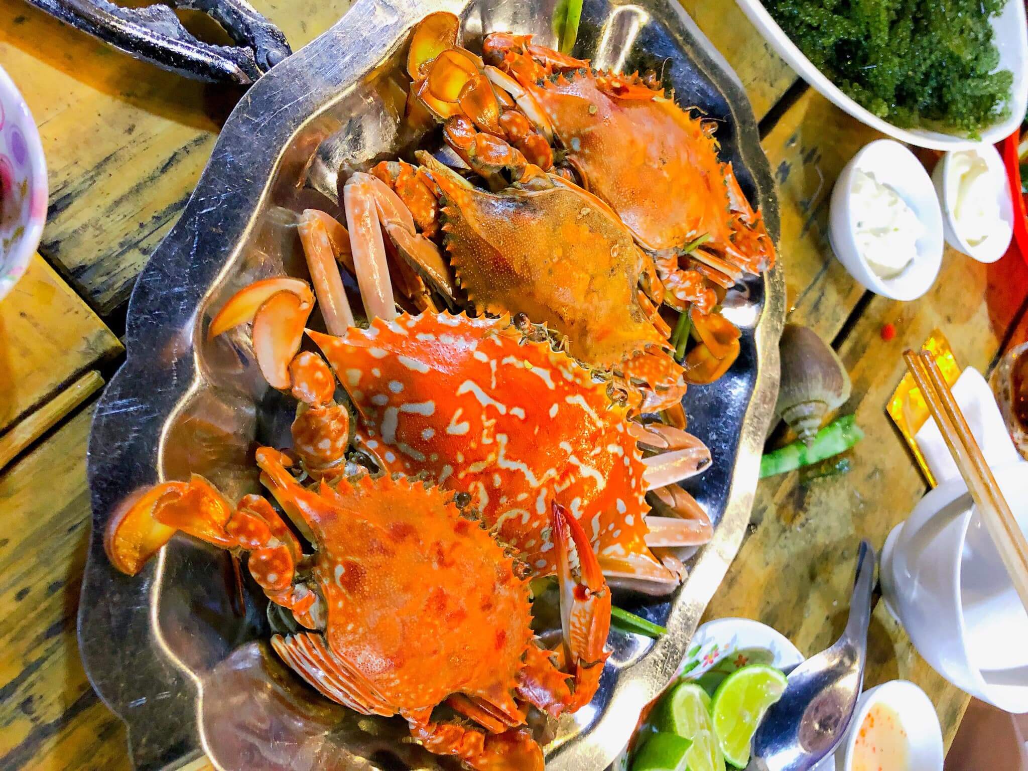 Nhà hàng hải sản Năm Ánh